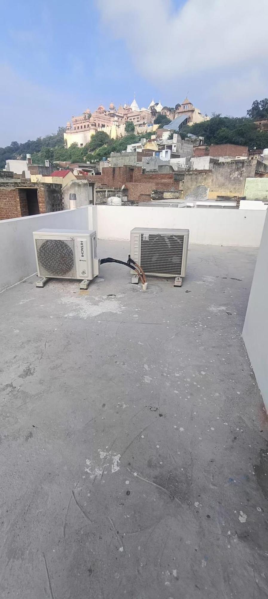 Goenka Home Stay Barsana Chhata Exterior photo